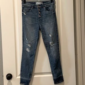 Abercrombie&Fitch high rise ankle Jean. Size W 26 L 26